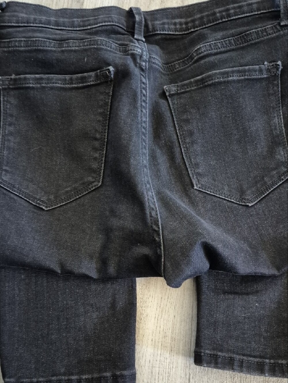 Banana Republic Women's Washed Black Skinny Jeans - Picture 3 of 4